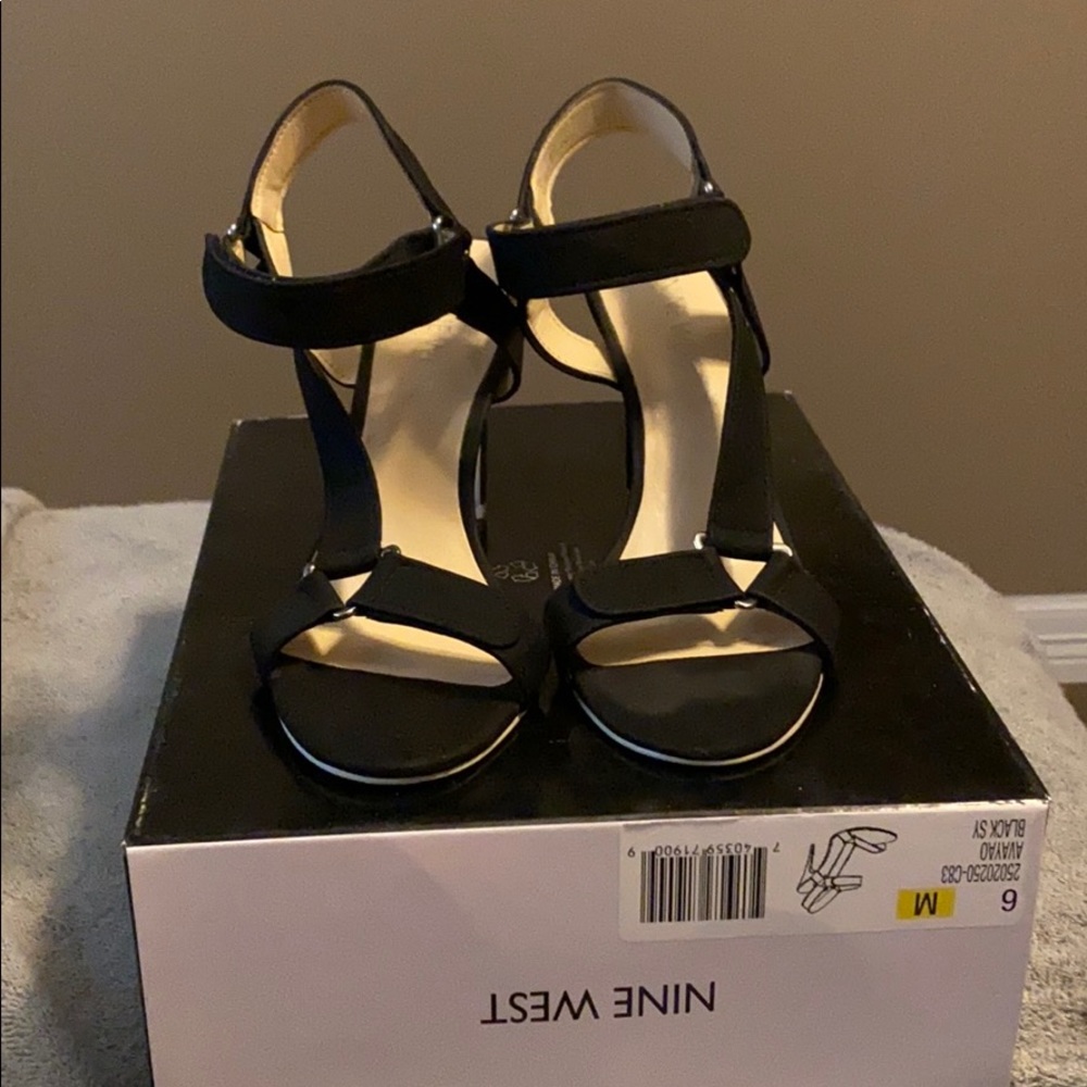 Women dress heels